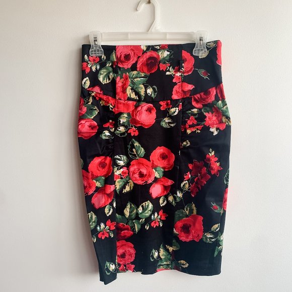 Le Chateau Rose Pencil Skirt - Picture 1 of 4